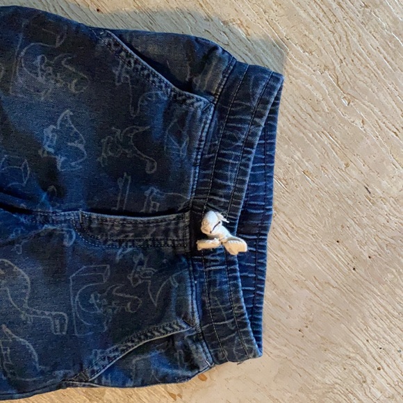 GAP kids Dino Jeans - Picture 4 of 6